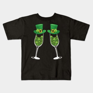 Shamrock Wine Glass Leprechaun Hat St. Patrick's Day Gift Kids T-Shirt